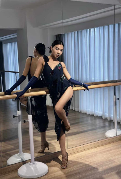 Peacock-Inspired Backless Spaghetti Strap Dress
