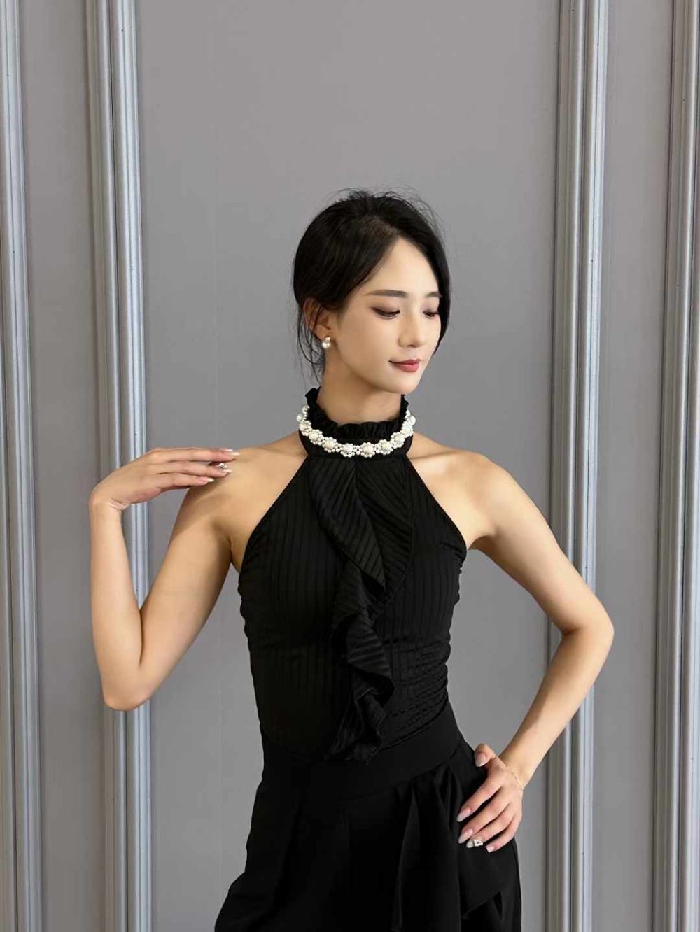 Pearl Halter in Hepburn Black